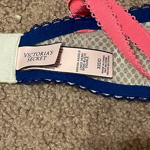 Victoria’s Secret dream angels line Demi bra size 32DD - Picture 4 of 4